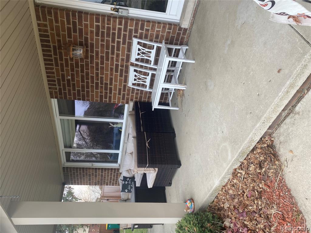 24816 Pamela Street, Flat Rock, MI 48134 — Photo 35