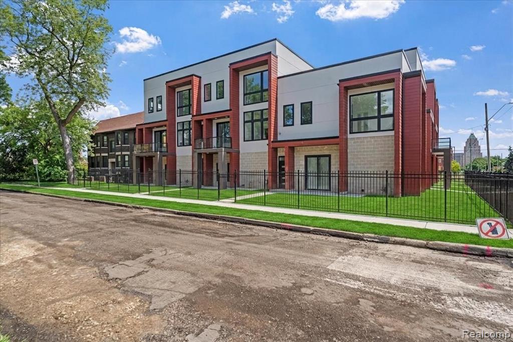177 Gladstone Street - Photo 3