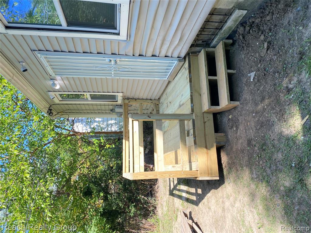 8451 Greenview Avenue, Detroit, MI 48228 — Photo 10