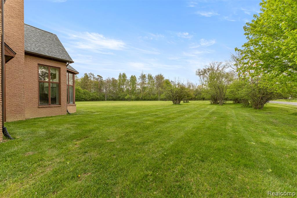 30060 Bristol Lane, Bingham Farms, MI 48025 — Photo 66