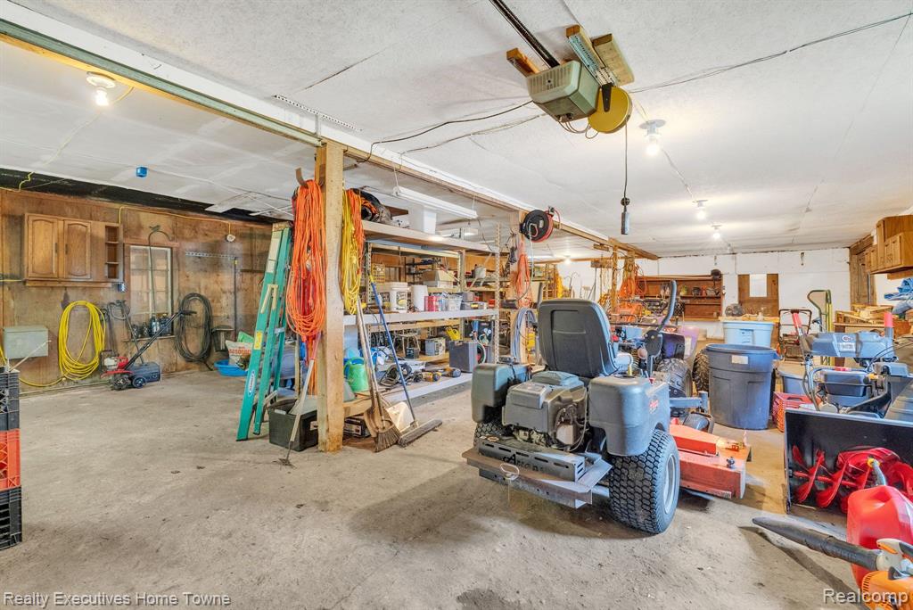 5011 STATE Road, Fort Gratiot, MI 48059 — Photo 38