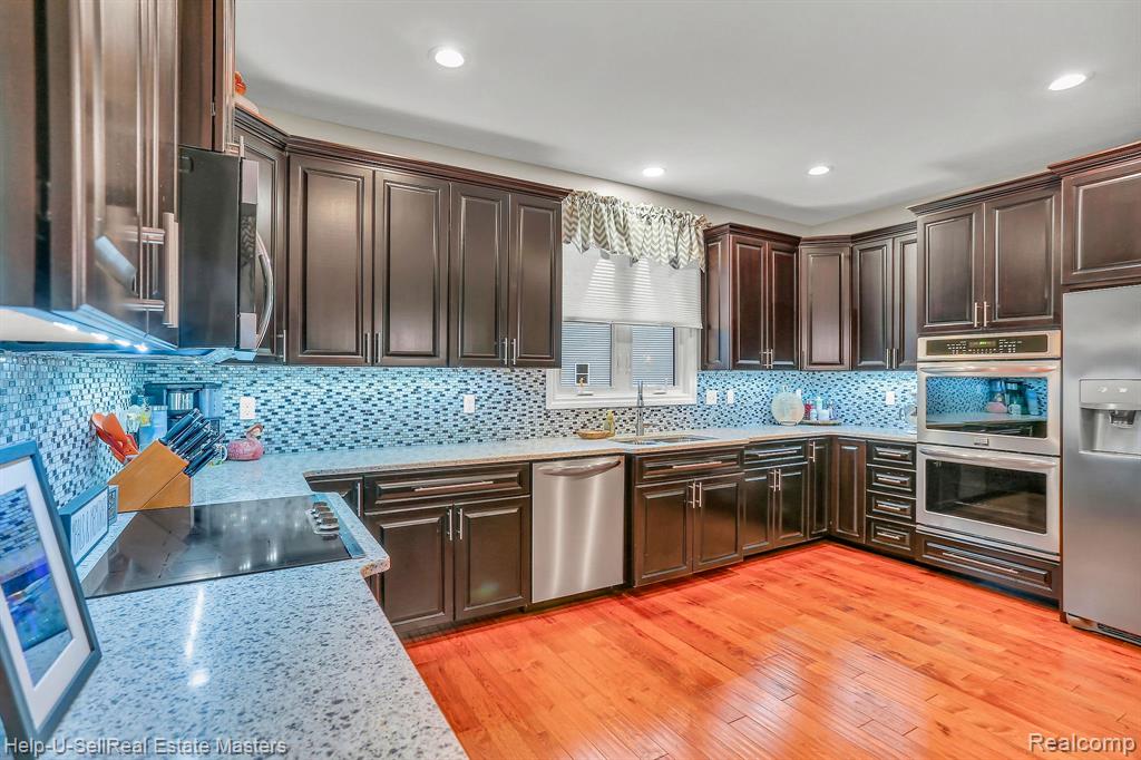 3152 Spruce Drive, Port Huron, MI 48060 — Photo 23