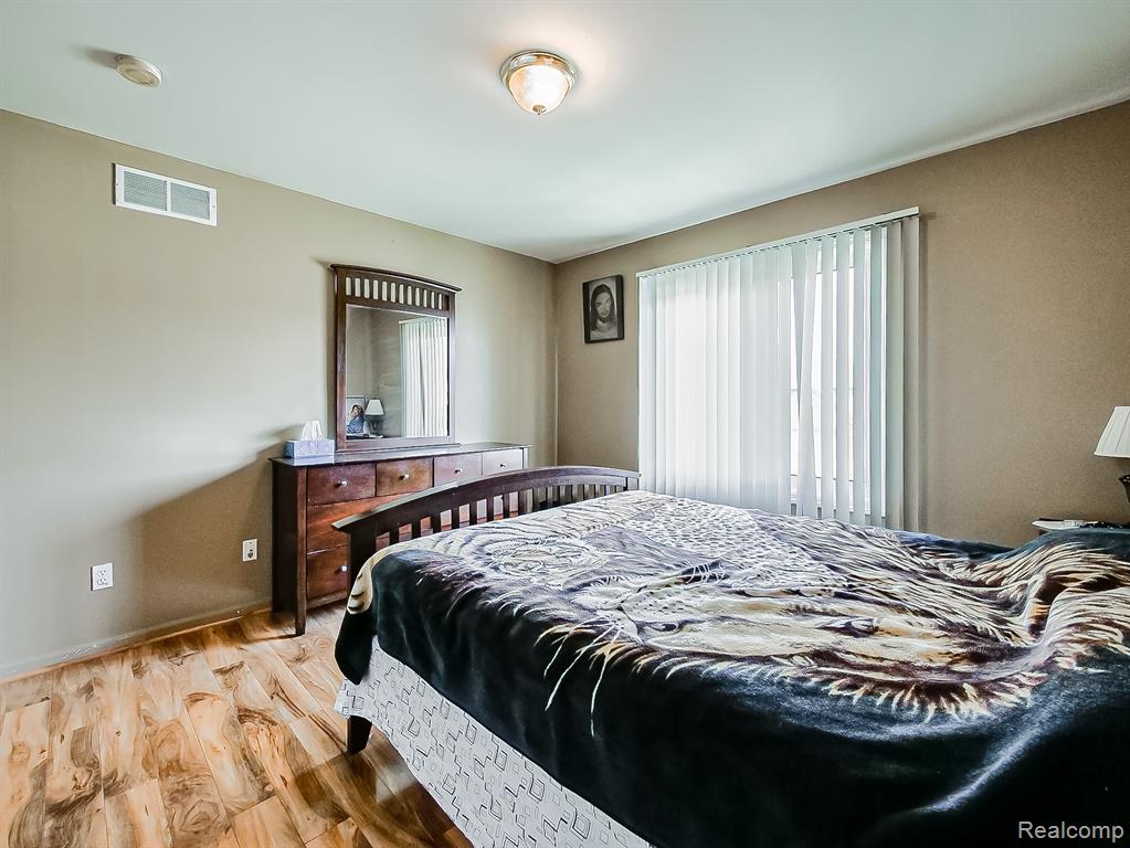 48199 Lafayette Drive, Macomb, MI 48044 — Photo 33