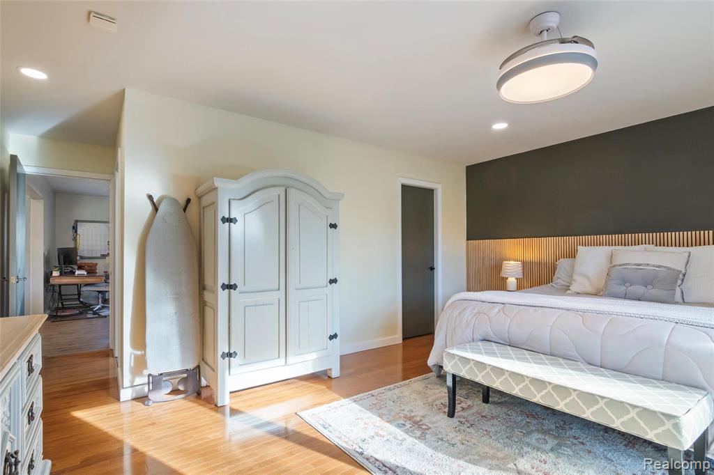 42085 Banbury Road, Northville, MI 48168 — Photo 32