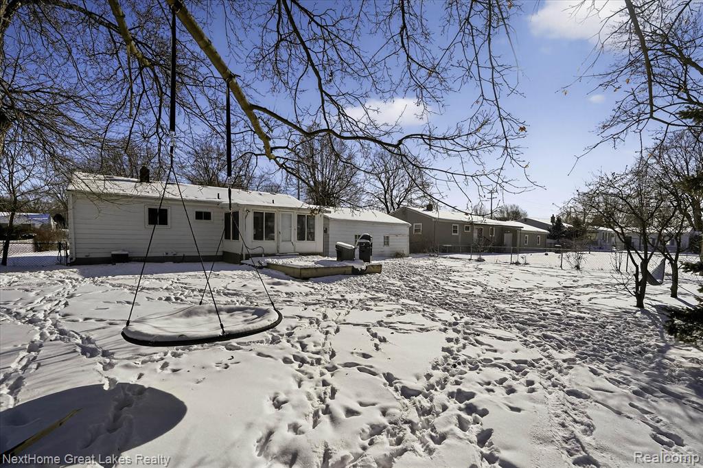 4444 Carmanwood Drive, Flint, MI 48507 — Photo 34