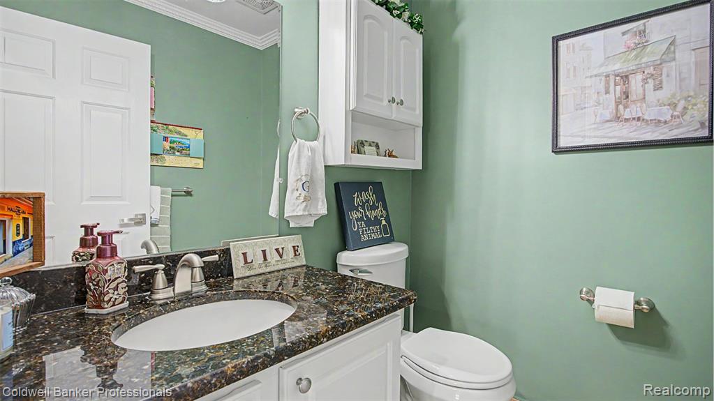 43662 Vintners Place Drive, Sterling Heights, MI 48314 — Photo 17
