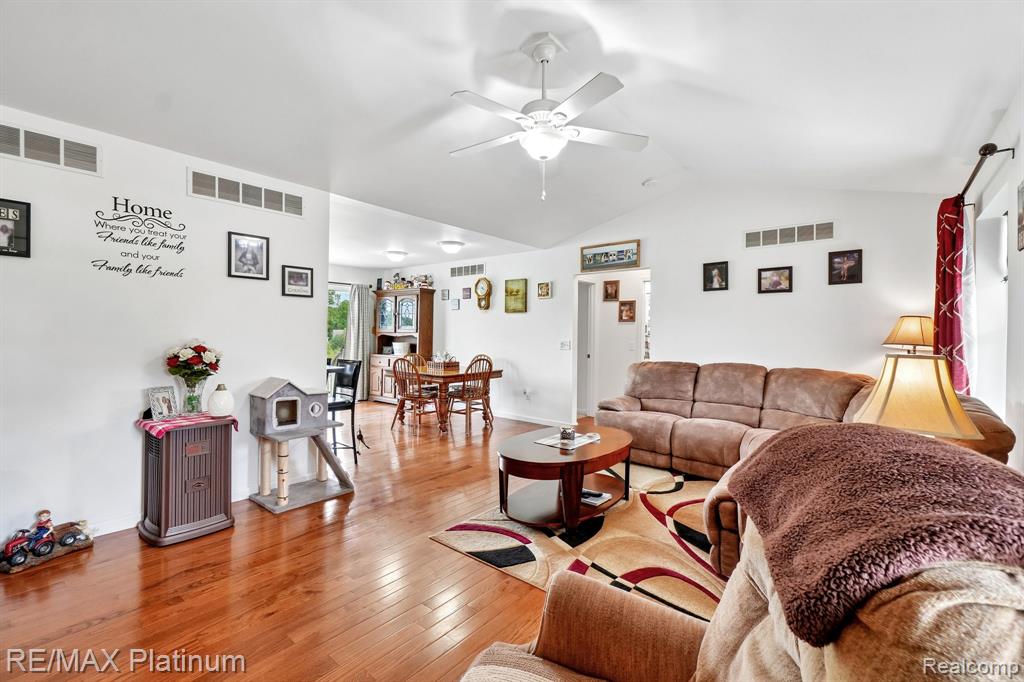 11704 Glen Mary, Byron, MI 48418 — Photo 9