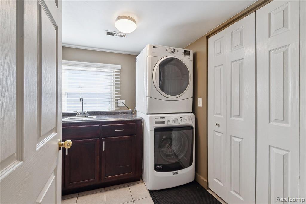 98 WATERLY Avenue, Waterford, MI 48328 — Photo 15