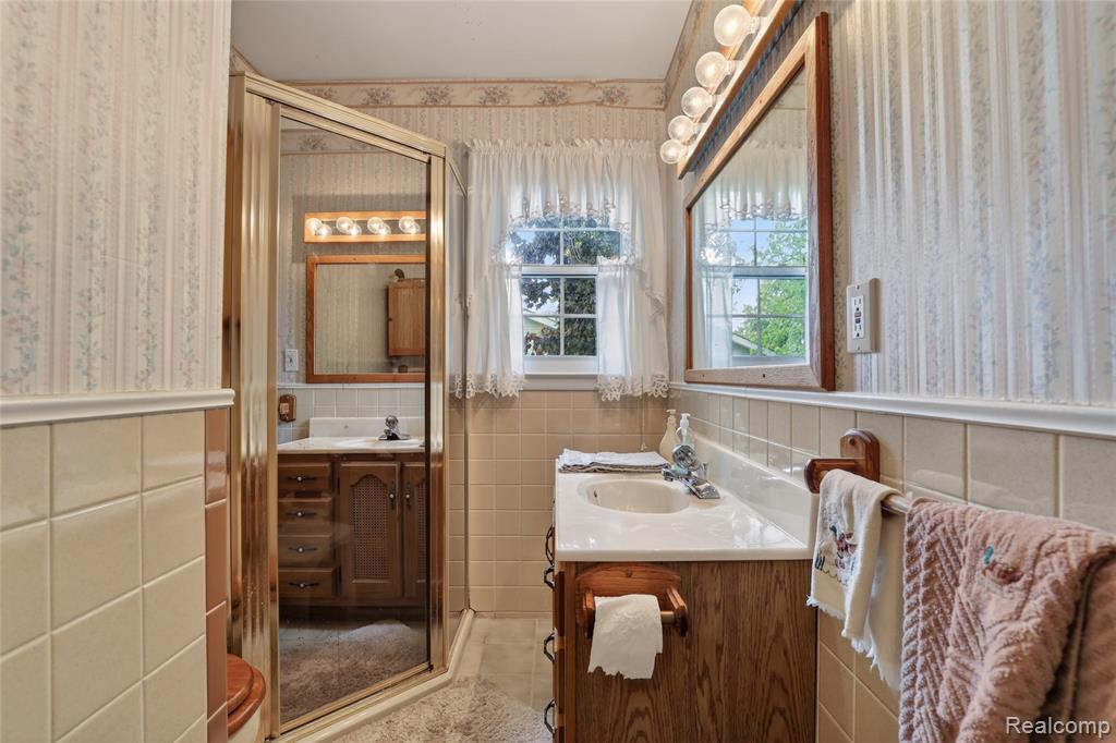 5090 Torrey Road, Flint, MI 48507 — Photo 19