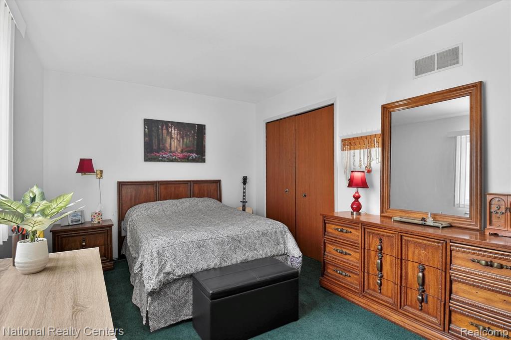 4315 Gale Drive, Howell, MI 48843 — Photo 18