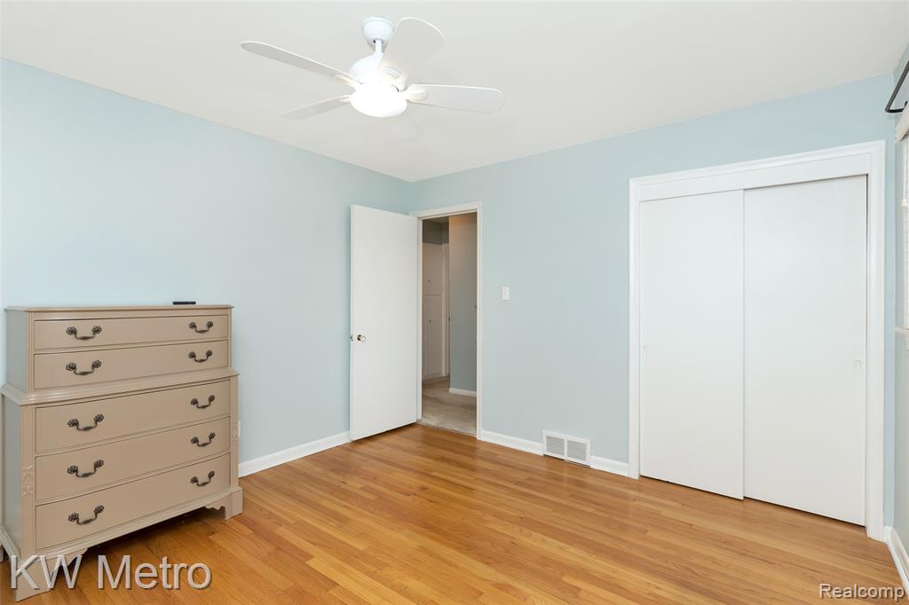 936 E Katherine Avenue, Madison Heights, MI 48071 — Photo 18
