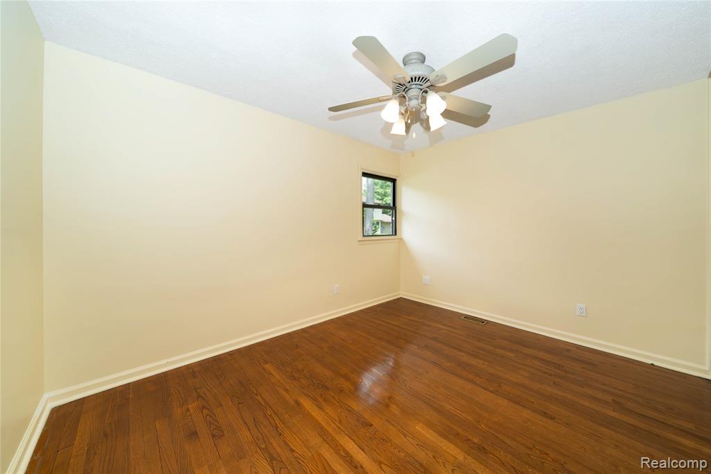 7806 Circle Boulevard, West Bloomfield, MI 48323 — Photo 17
