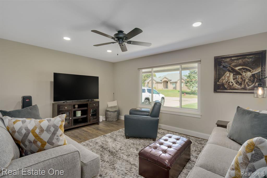 9545 Crown Ridge Drive, White Lake, MI — Photo 13