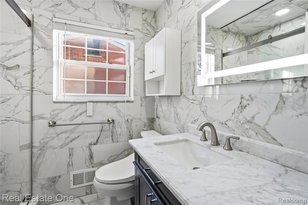 6341 N Charlesworth Street, Dearborn Heights, MI 48127 — Photo 19