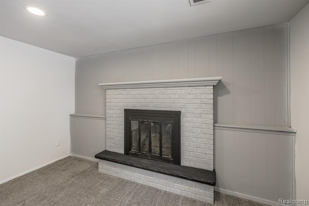 6445 Pontiac Lake Road, Waterford, MI 48327 — Photo 33