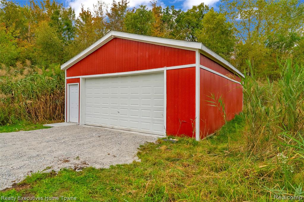 8067 Lambs Road, Wales, MI — Photo 38