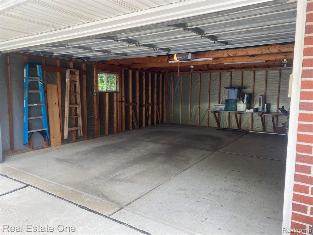 8262 Roselawn Street, Westland, MI — Photo 12