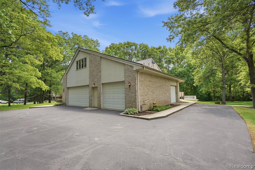 27967 Galien Drive, South Lyon, MI 48178 — Photo 57