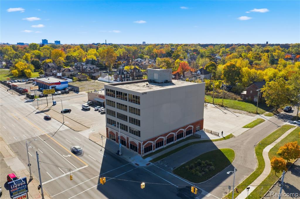11745 Woodward Avenue - Photo 2
