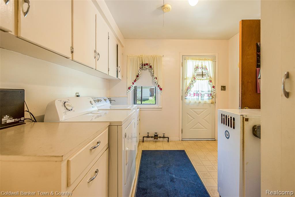 32297 Warren Road, Garden City, MI — Photo 24