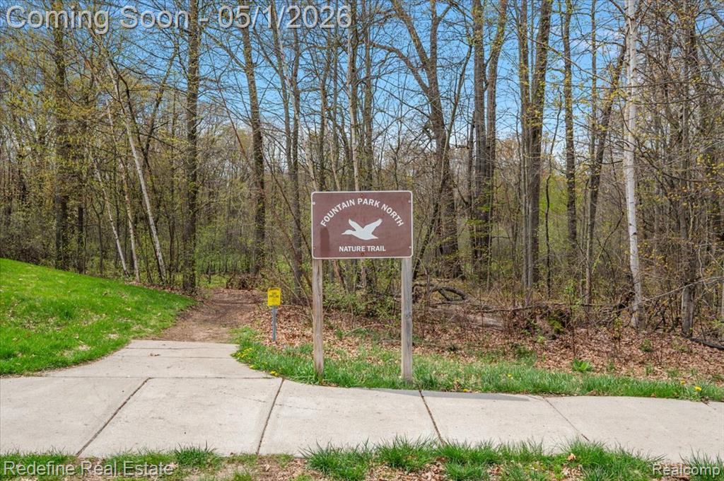 310 Fountain Park Drive, Waterford, MI 48327 — Photo 39