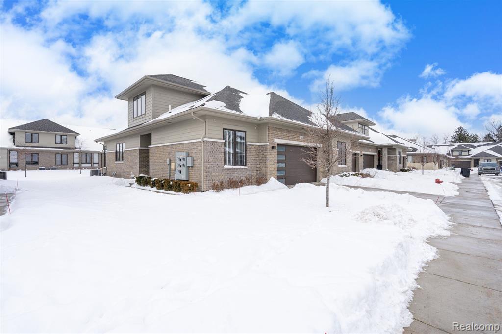 7484 Gramercy Circle, West Bloomfield, MI — Photo 52