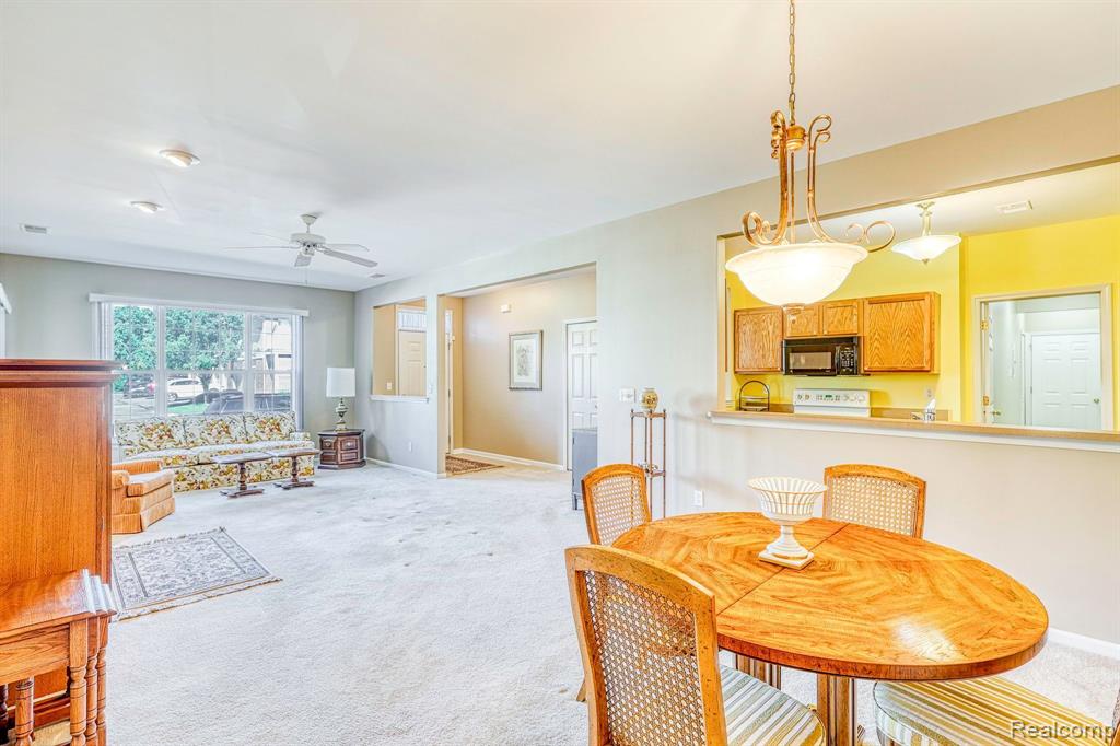 1828 FLAGSTONE Circle, Rochester, MI 48307 — Photo 10