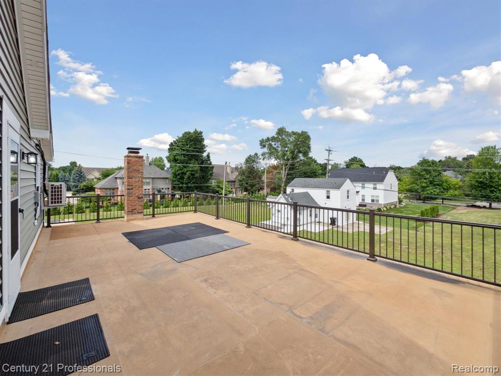 21120 Halsted Road, Farmington Hills, MI 48167 — Photo 34