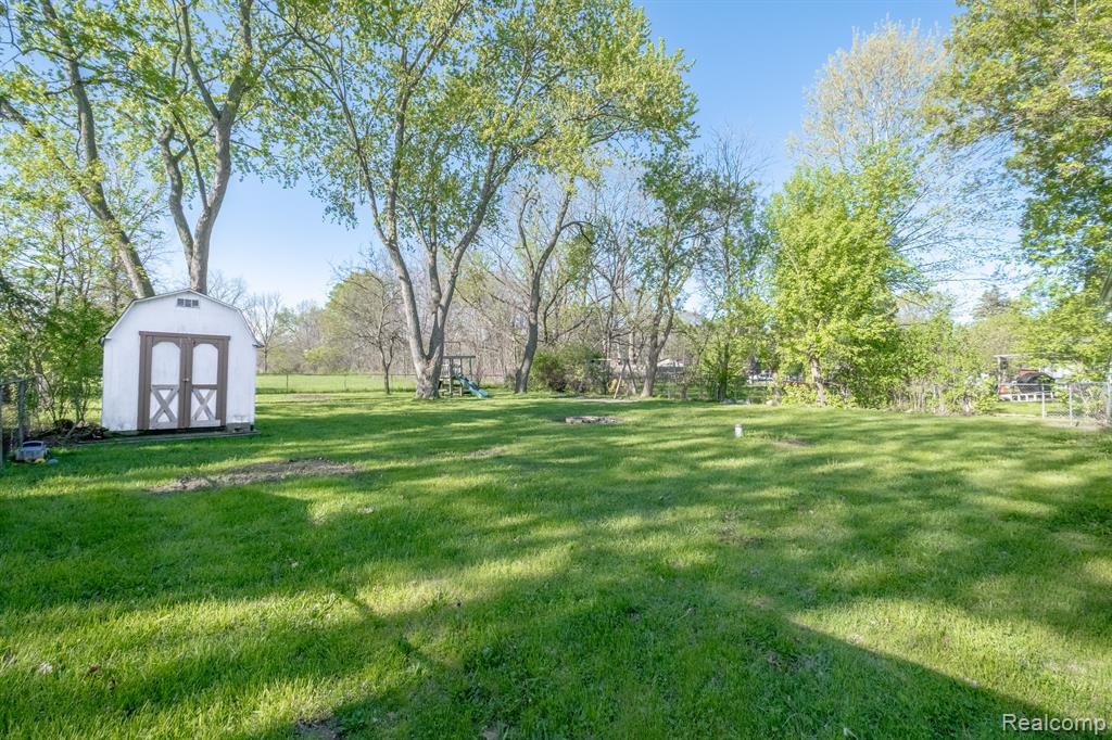 4472 MARLBOROUGH Drive, Flint, MI 48506 — Photo 14