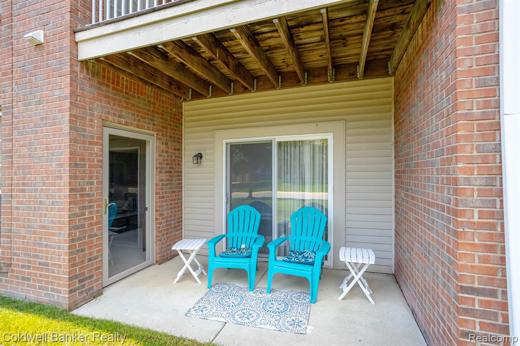19106 CHESAPEAKE Circle, Walled Lake, MI 48390 — Photo 3