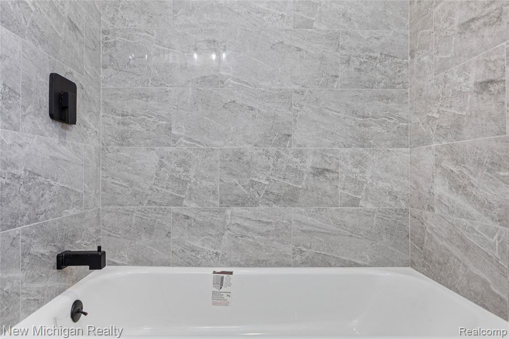 21901 Harding Street, Oak Park, MI 48237 — Photo 37