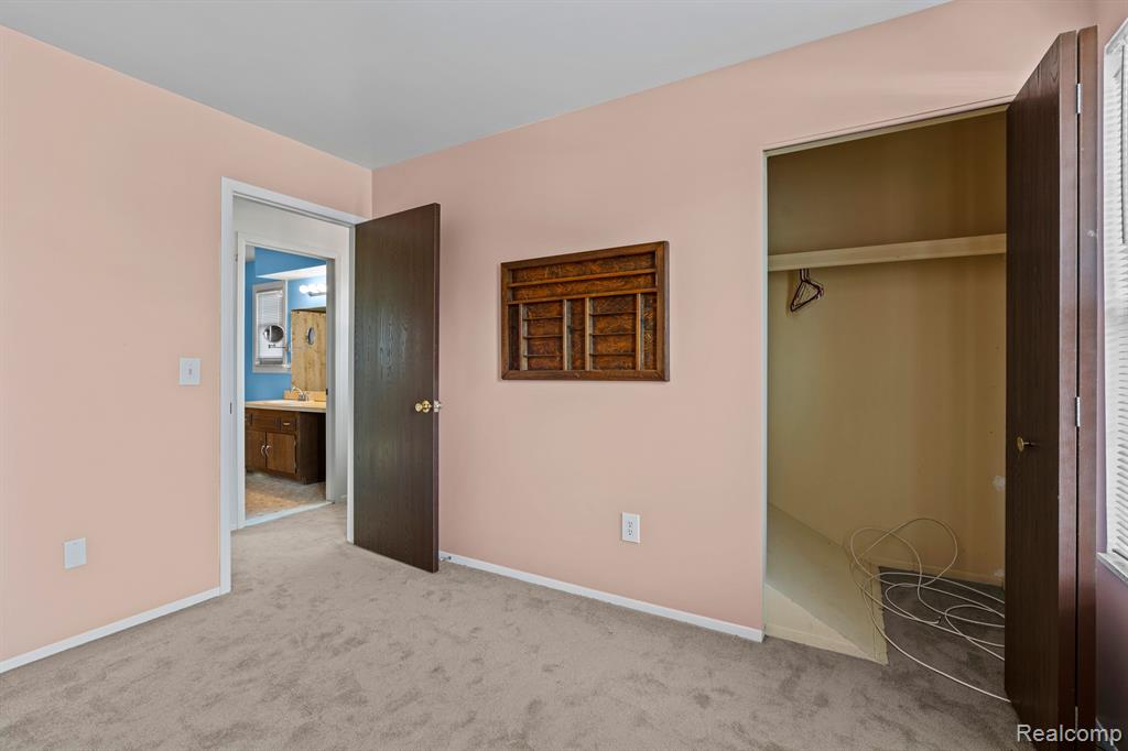 643 Pine Tree Court, Walled Lake, MI 48390 — Photo 17