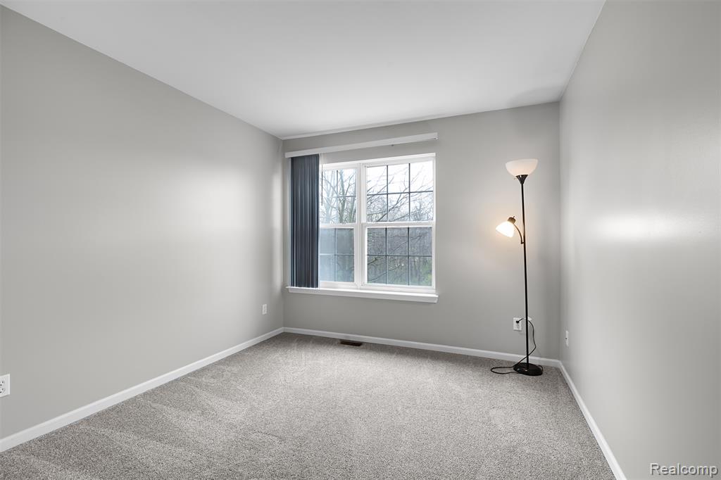 673 Abbington Court, Howell, MI 48843 — Photo 18