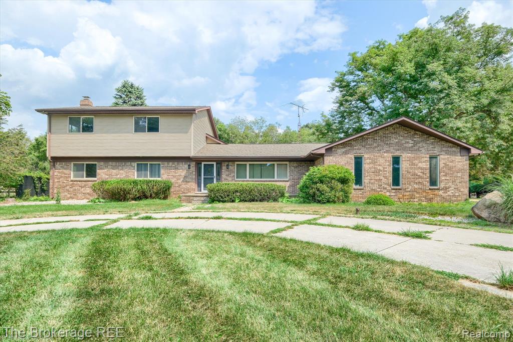 5750 Mabley Hill Road, Fenton, MI 48430 — front exterior