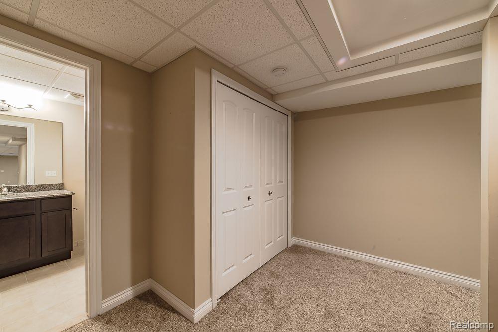 9546 KINGSWAY Circle, Clarkston, MI 48348 — Photo 44