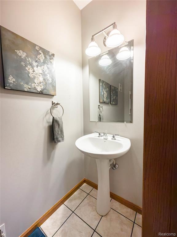 28101 Elwell Road, Belleville, MI 48111 — Photo 32
