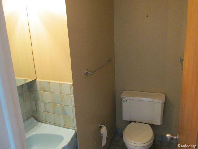 40 REGENTS Drive, Troy, MI 48084 — Photo 6