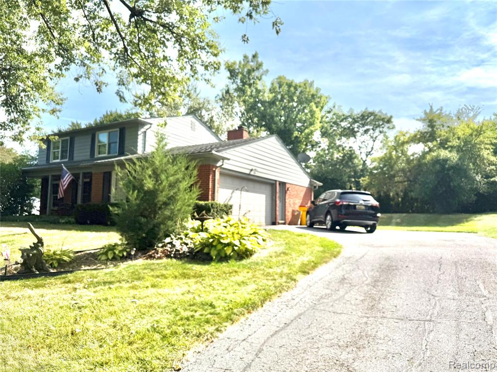 2570 Aspen Lane, Bloomfield, MI 48302 — Photo 2