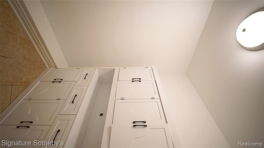 6608 ENCLAVE Drive, Clarkston, MI 48348 — Photo 18