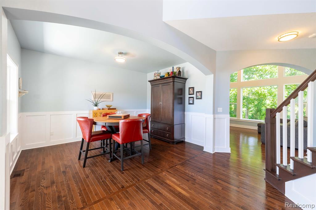 299 NAPA VALLEY Drive, Milford, MI 48381 — Photo 9