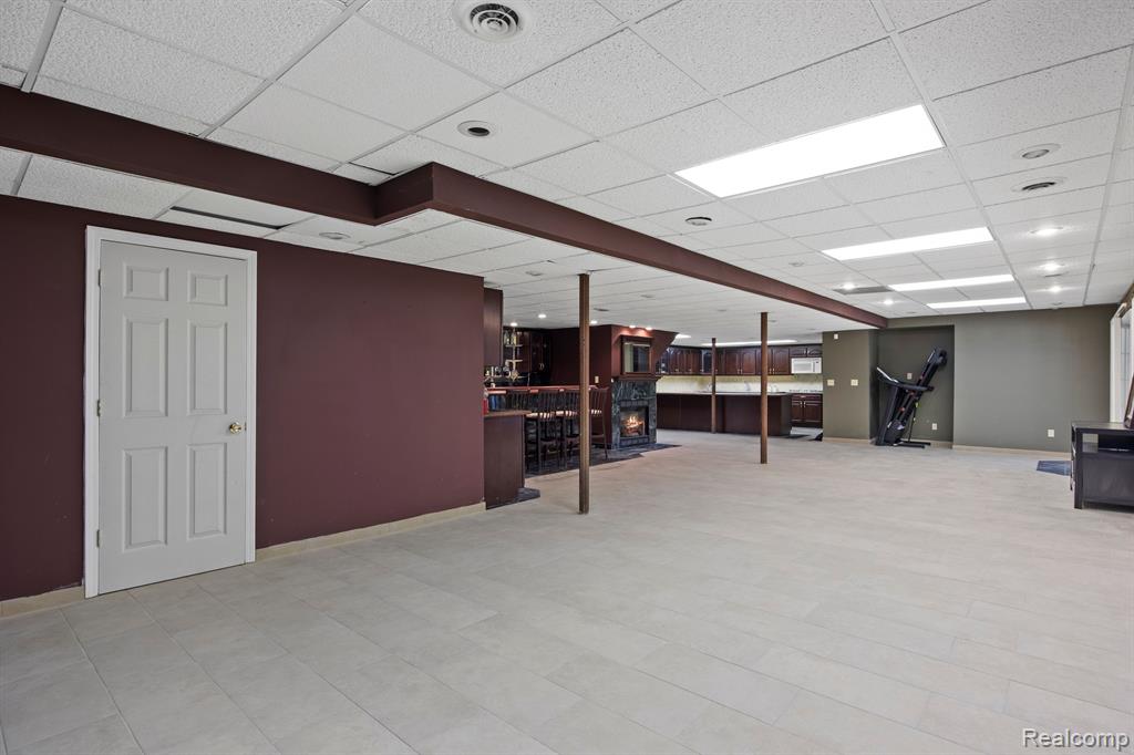 8950 WOODLORE SOUTH Drive, Plymouth, MI 48170 — Photo 49