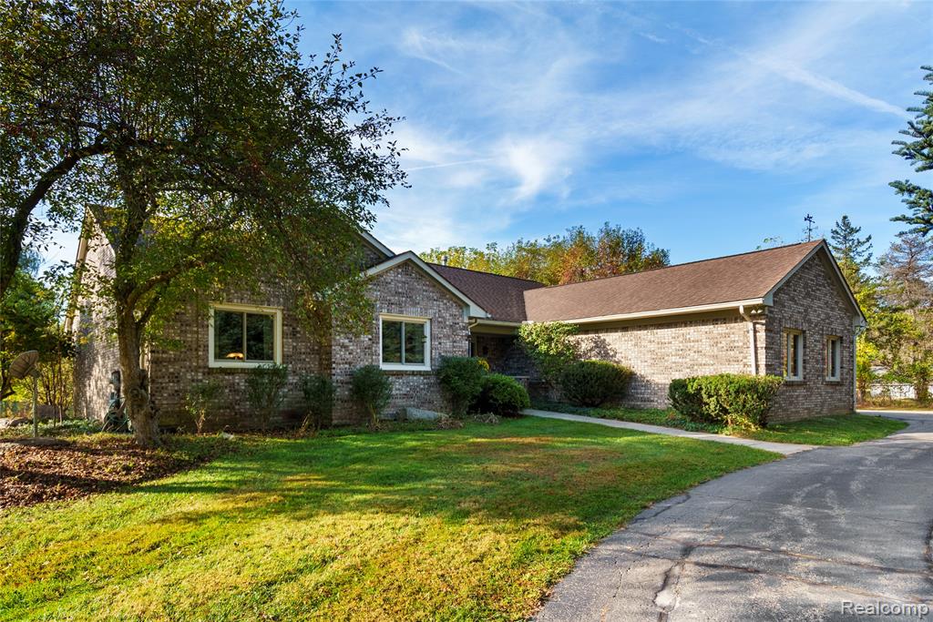 990 Brewer Road, Leonard, MI 48367 — Photo 48