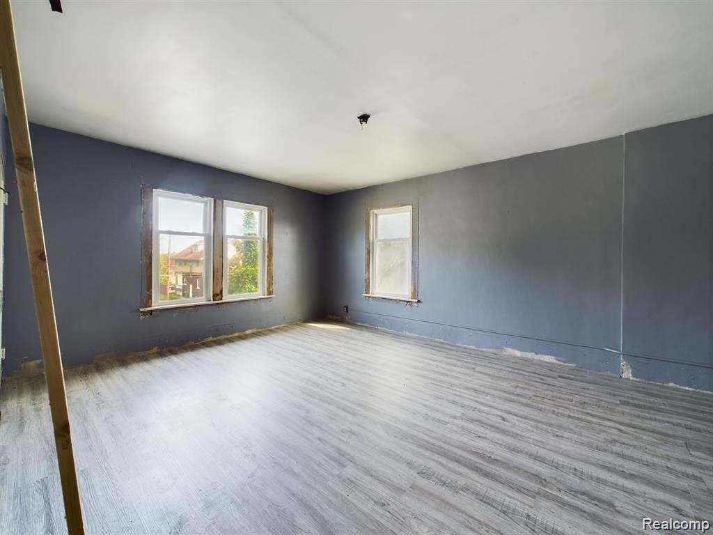 821 M L King Avenue, Flint, MI 48503 — Photo 47