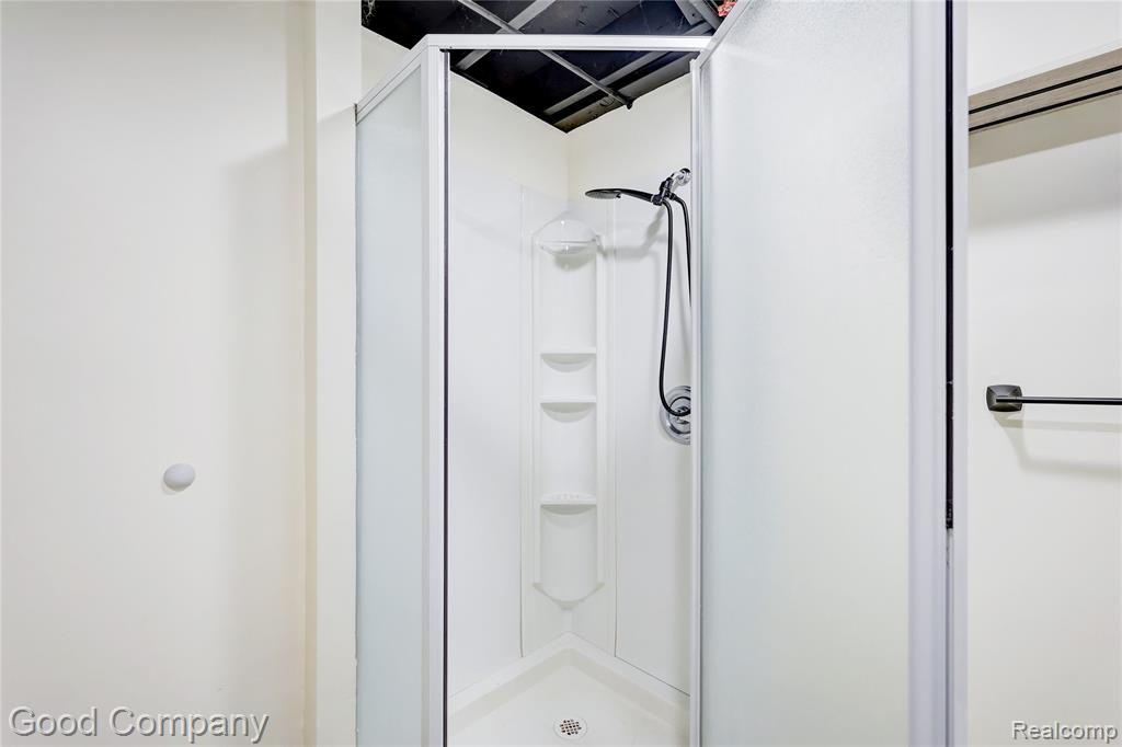 1303 Sycamore Drive, Rochester Hills, MI 48307 — Photo 41