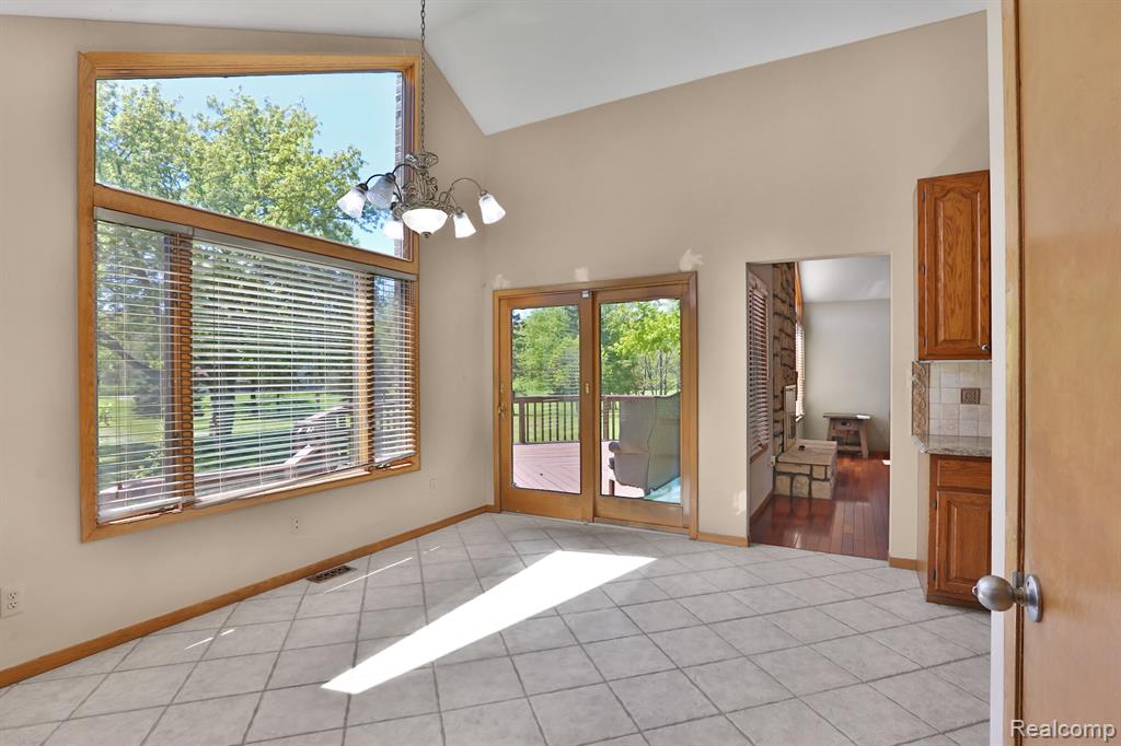 53201 MARANATHA Lane, Wixom, MI 48393 — Photo 13