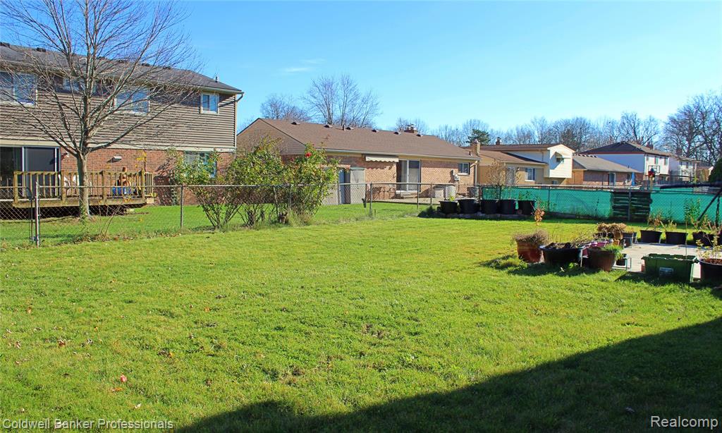6586 CARRIAGE HILLS Drive, Canton, MI 48187 — Photo 34