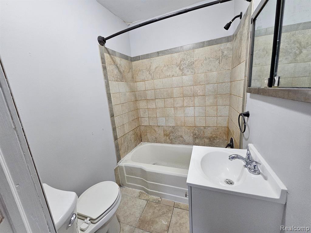 6828 MEADOW Avenue, Warren, MI 48091 — Photo 13