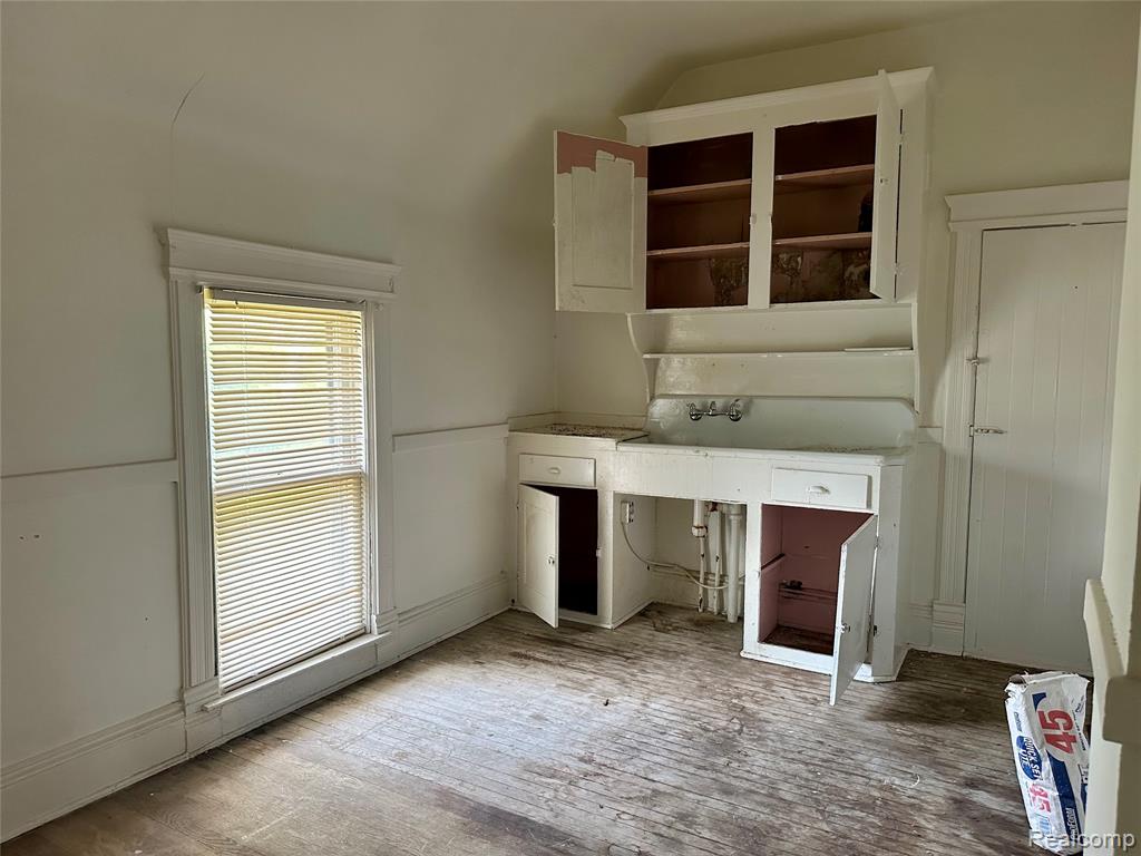 3752 Van Dyke Street, Detroit, MI 48214 — Photo 13