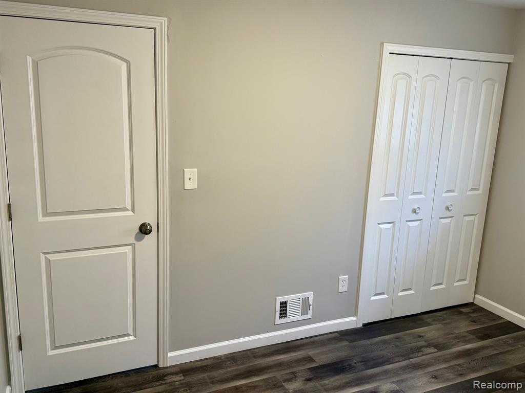 5602 MADISON Street, Dearborn Heights, MI 48125 — Photo 27