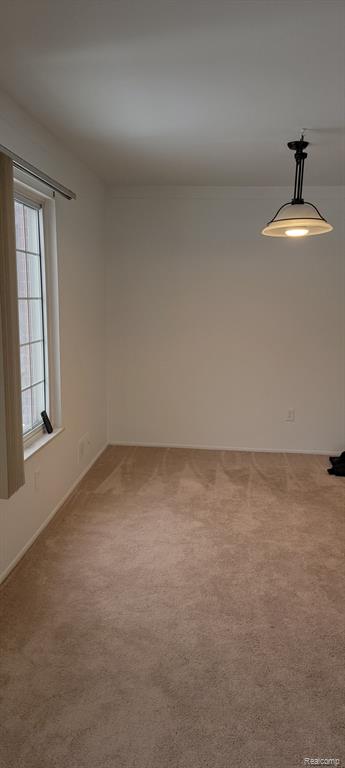 676 E FOX HILLS Drive, Bloomfield Hills, MI 48304 — Photo 9